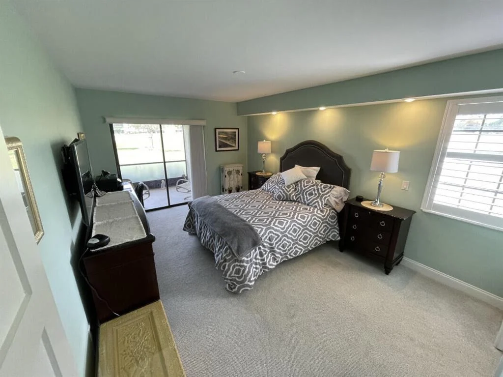 Photo of Unit F at 701 Pinecrest Circle