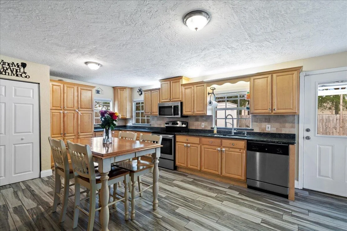Photo of 237 W Browning Drive
