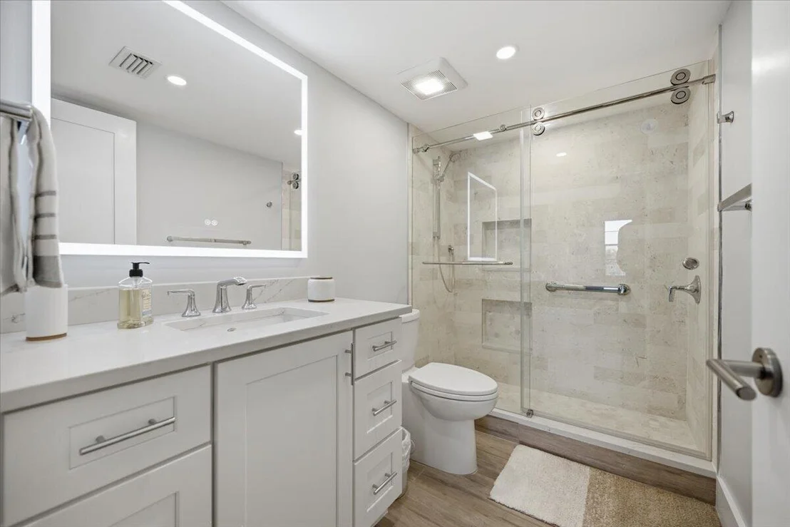 Photo of Unit 304D at 300 N HIGHWAY A1A
