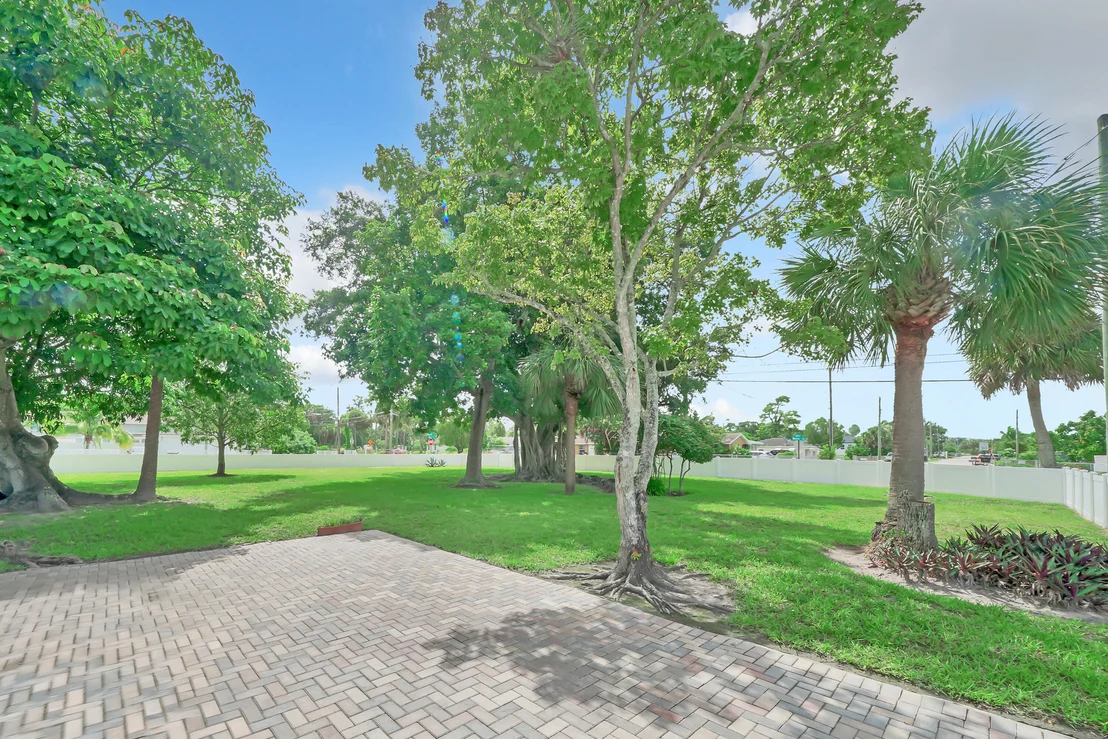 Photo of 5271 Wallis Road