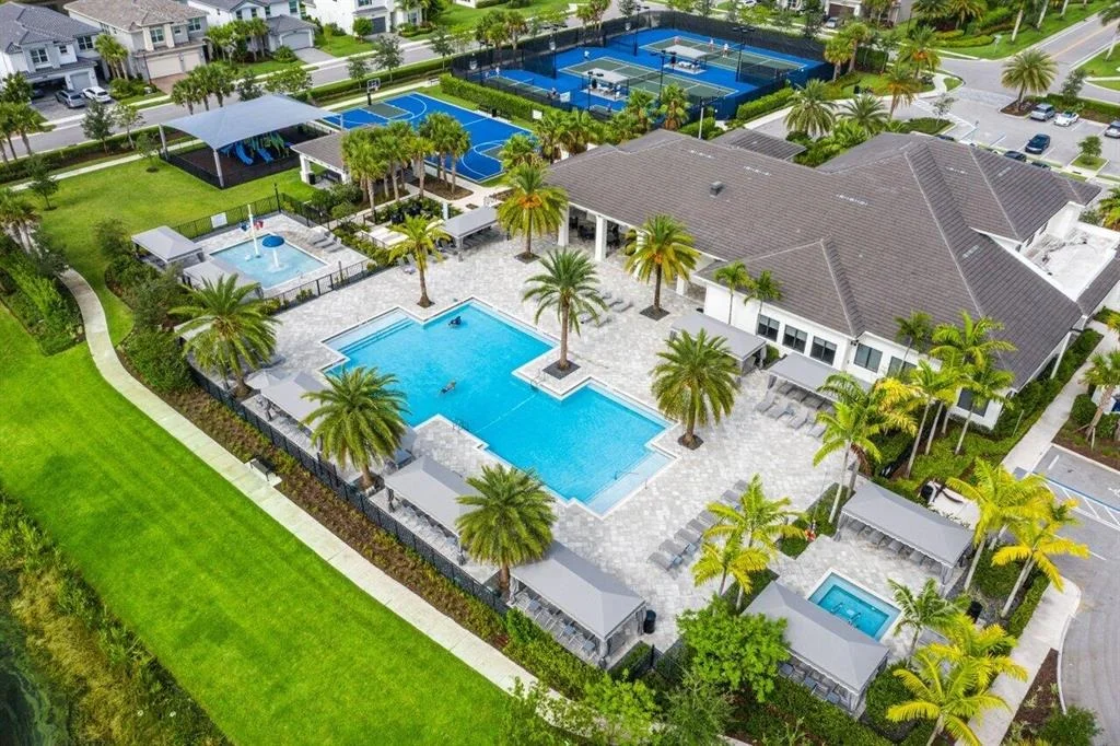 Photo of 15399 Blue River Road
