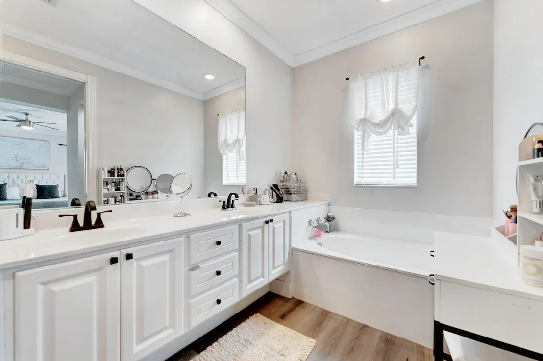 Photo of 2632 E Community Drive