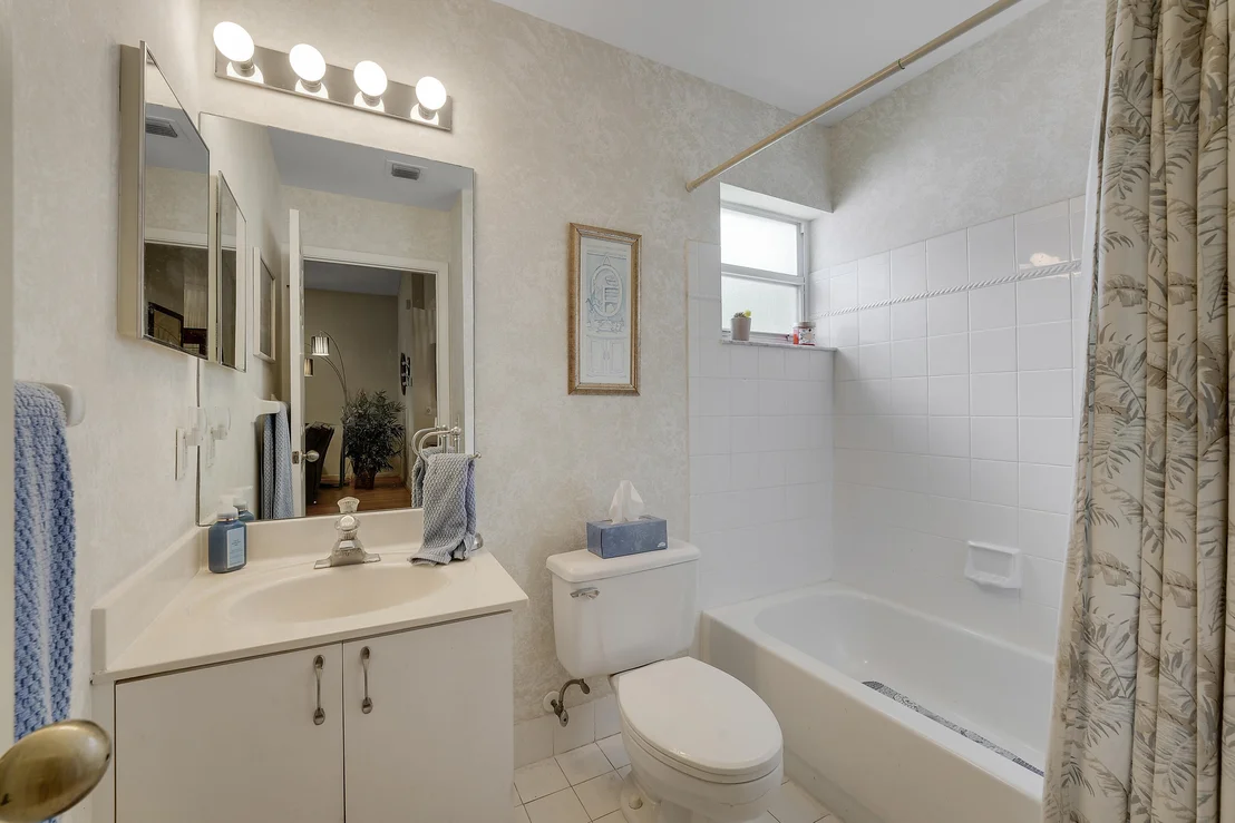 Photo of 5648 American Circle
