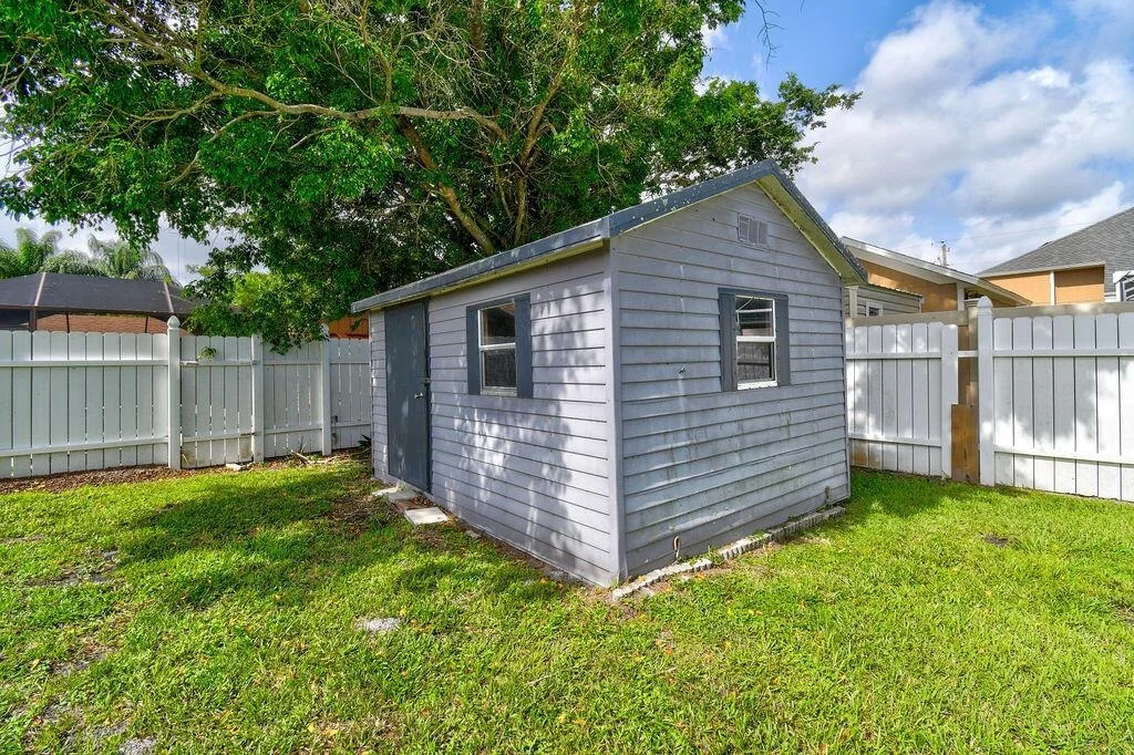 Photo of 5501 Palm Drive