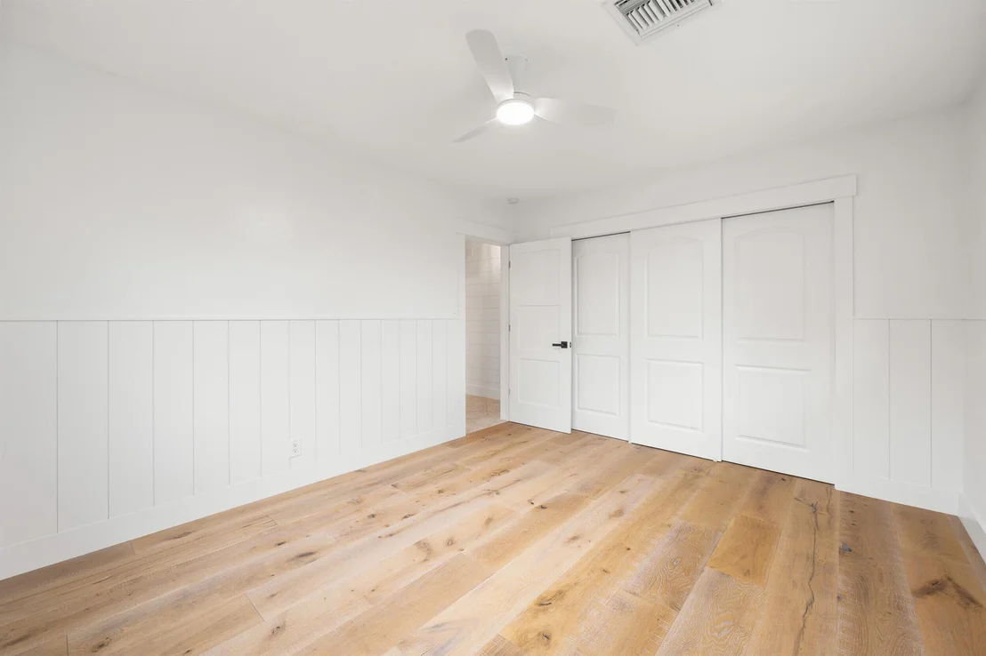 Photo of 370 Mars Avenue