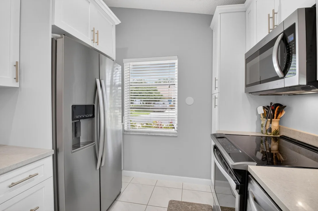 Photo of Unit A at 8130 Springtree Road