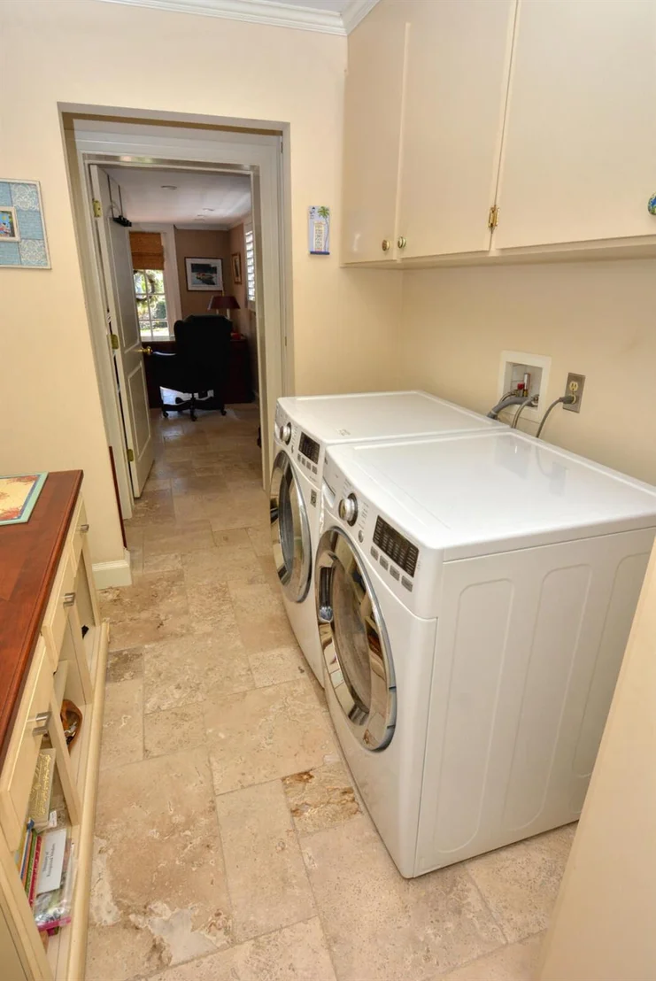 Photo of 4143 SE Fairway E