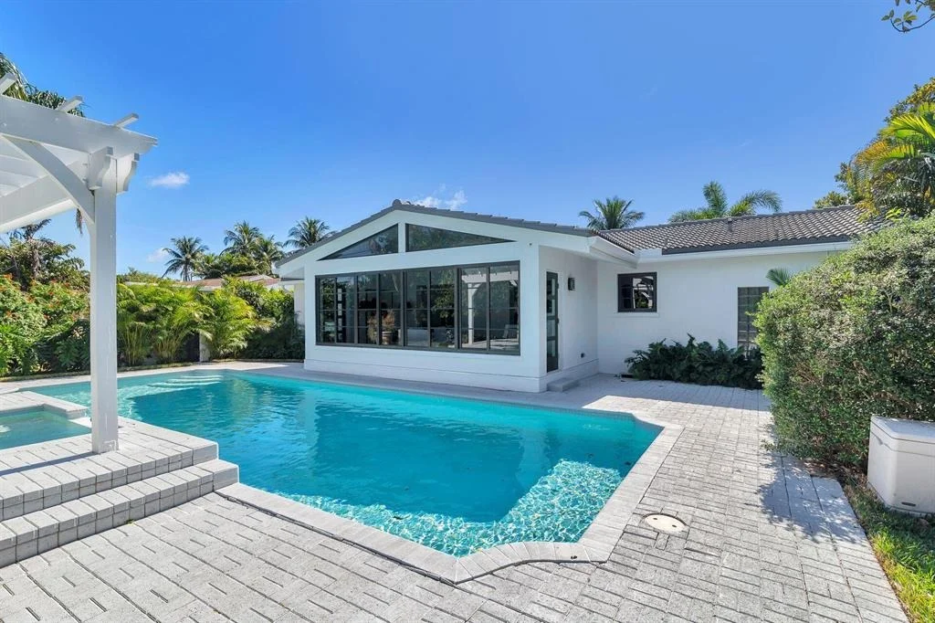 Photo of 327 Potter Road