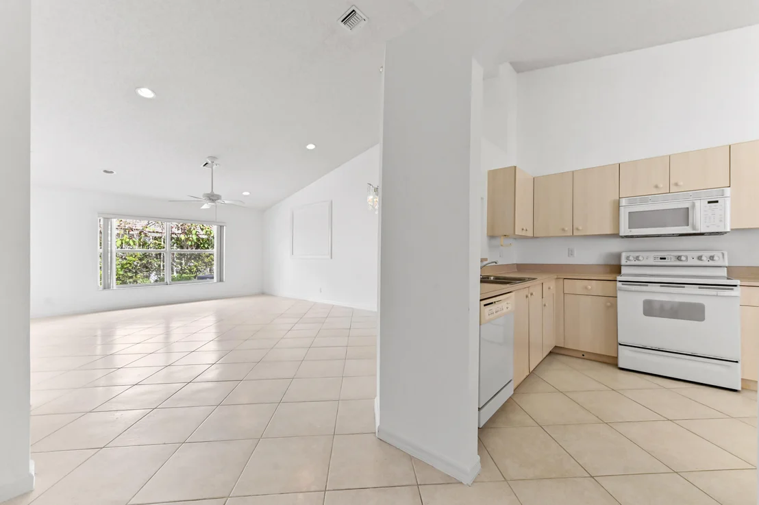 Photo of 6069 Heliconia Road