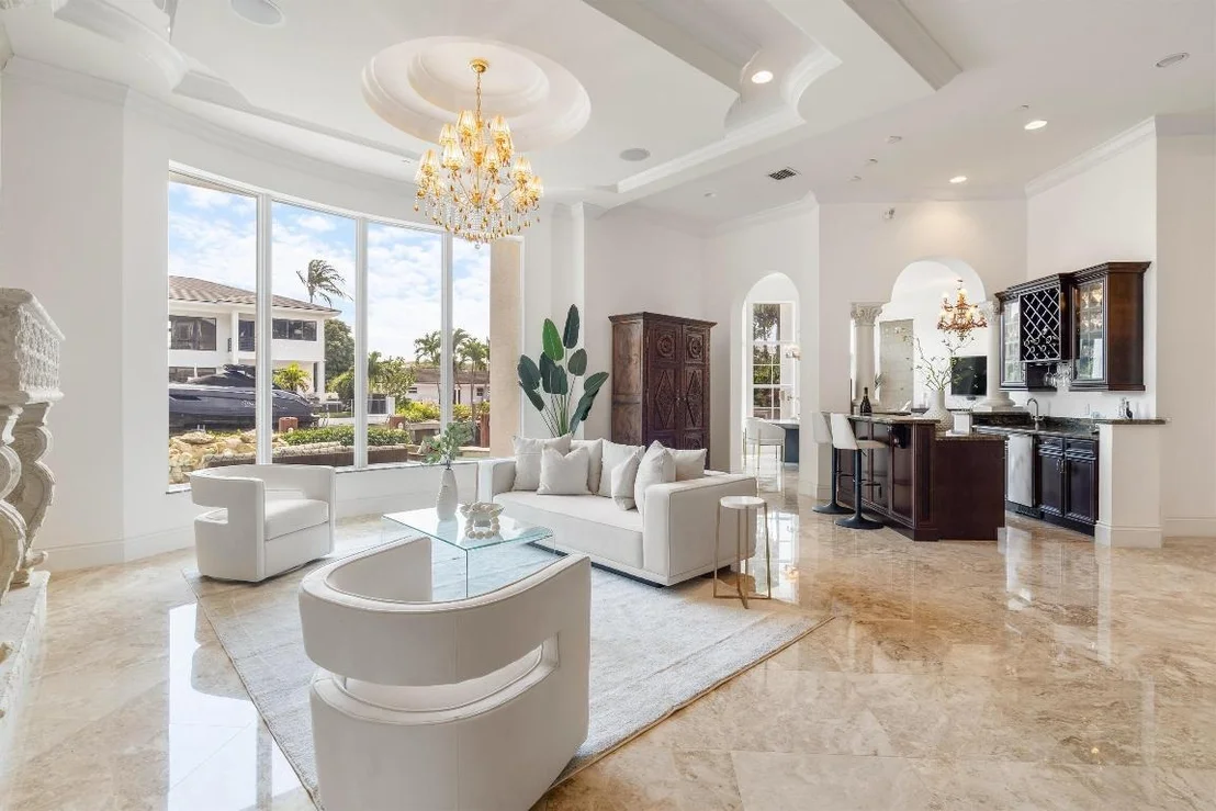 Photo of 932 Banyan Drive