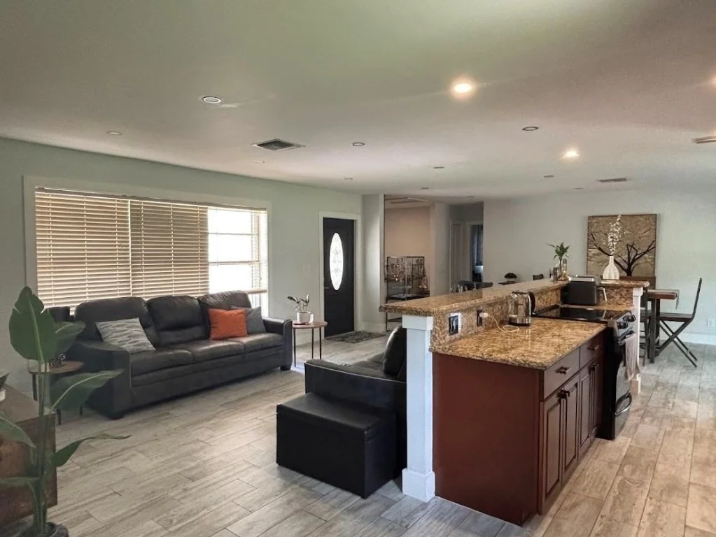 Photo of 11223 Sunset Boulevard
