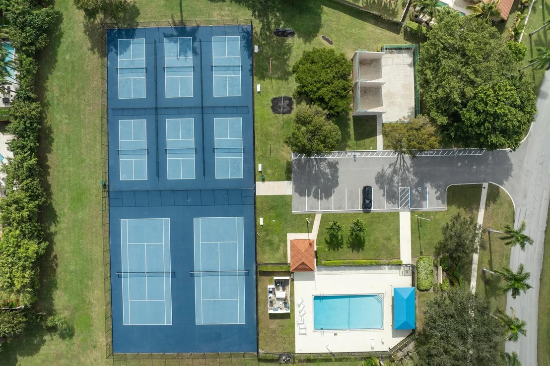 Photo of 9471 Sun Pointe Drive