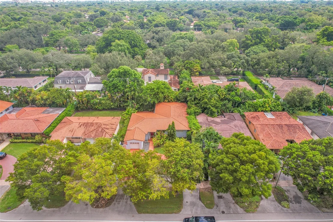 Photo of 1401 Red Road