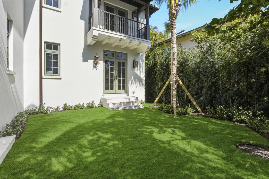 Photo of 259 OLEANDER Avenue