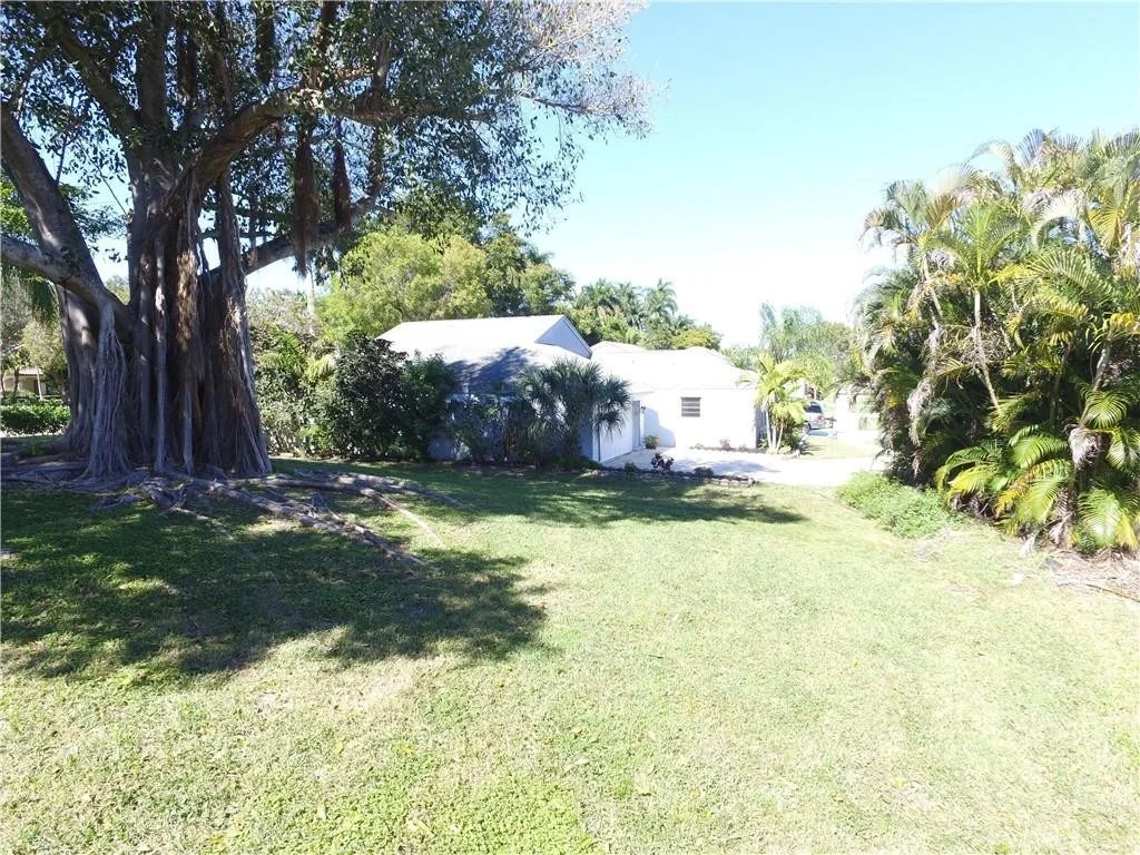 Photo of 21689 Sutters Lane