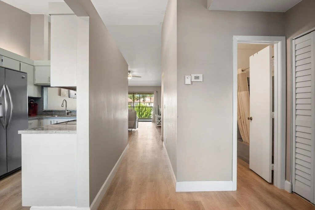 Photo of Unit B at 1402 Pinecrest Circle