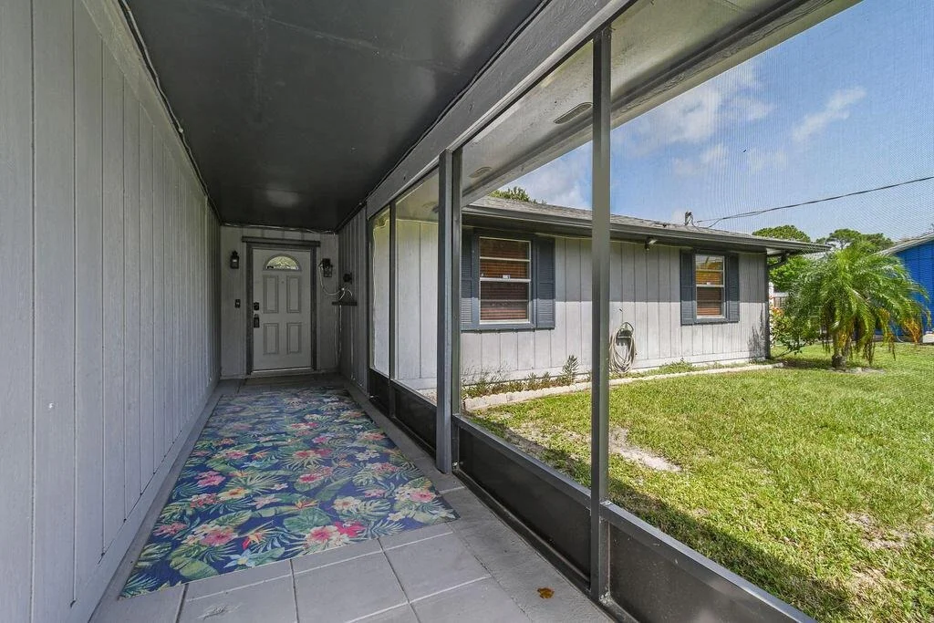 Photo of 5501 Palm Drive