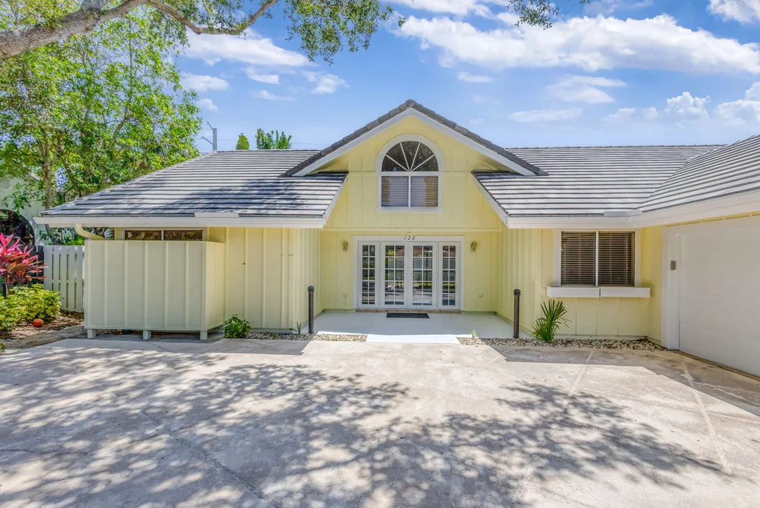 Photo of 120 Bayberry Circle