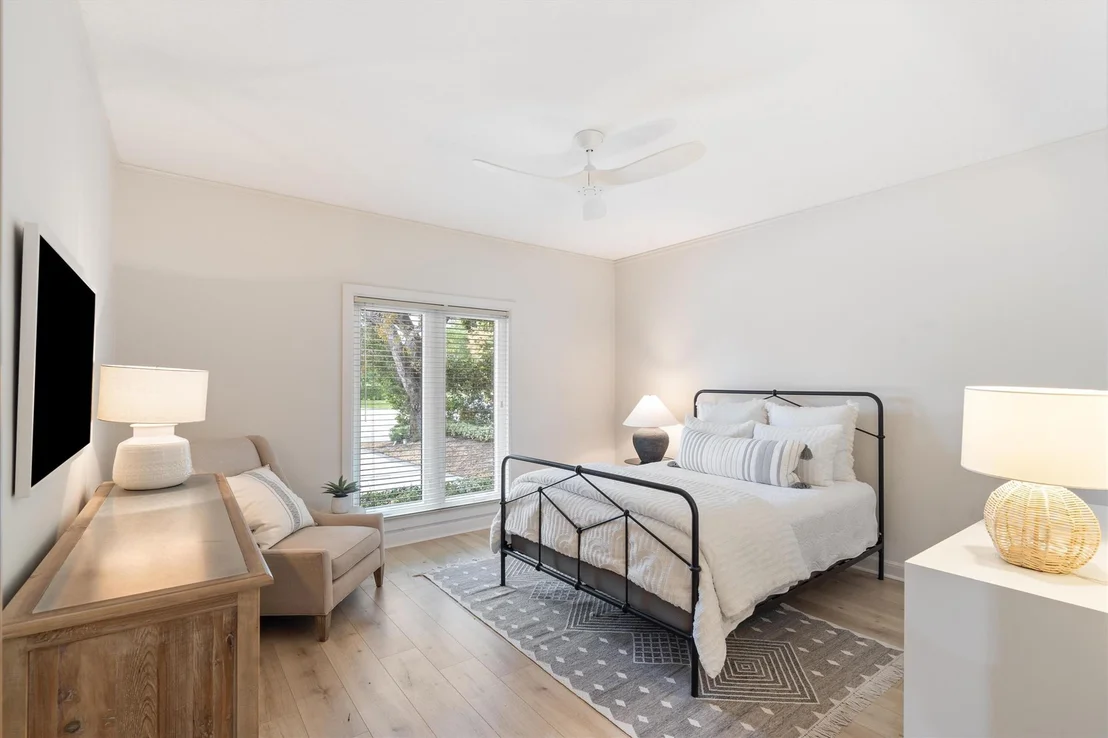 Photo of 121 Turnberry Drive