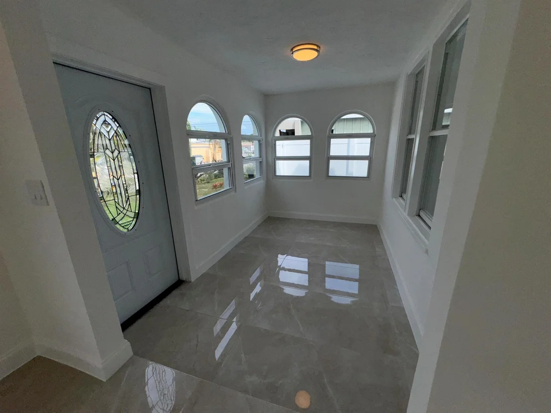 Photo of 418 Colonial Road