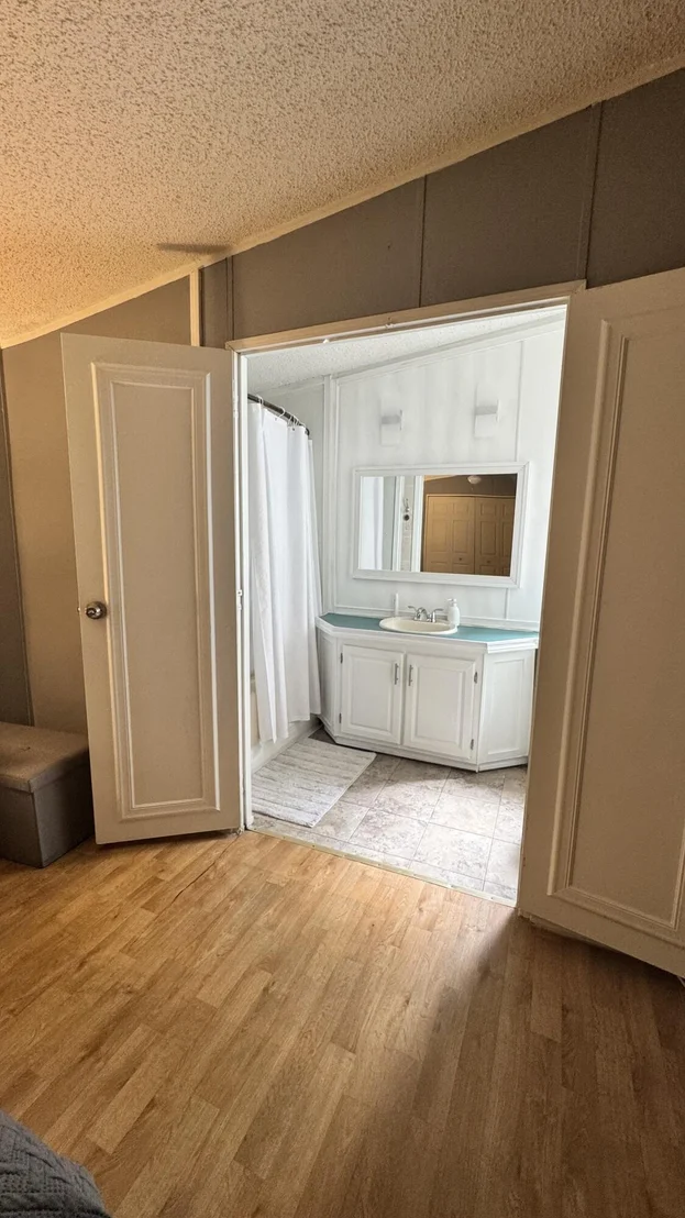 Photo of 23039 Watergate Circle