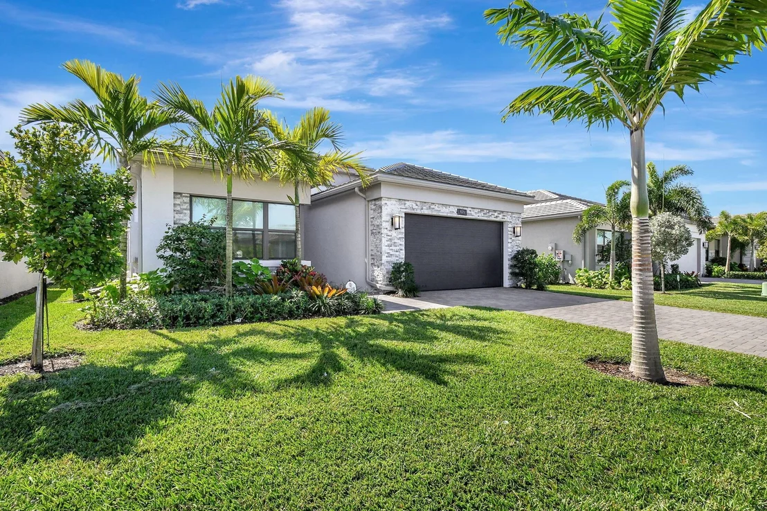 Photo of 9375 Mountain Pine Grove