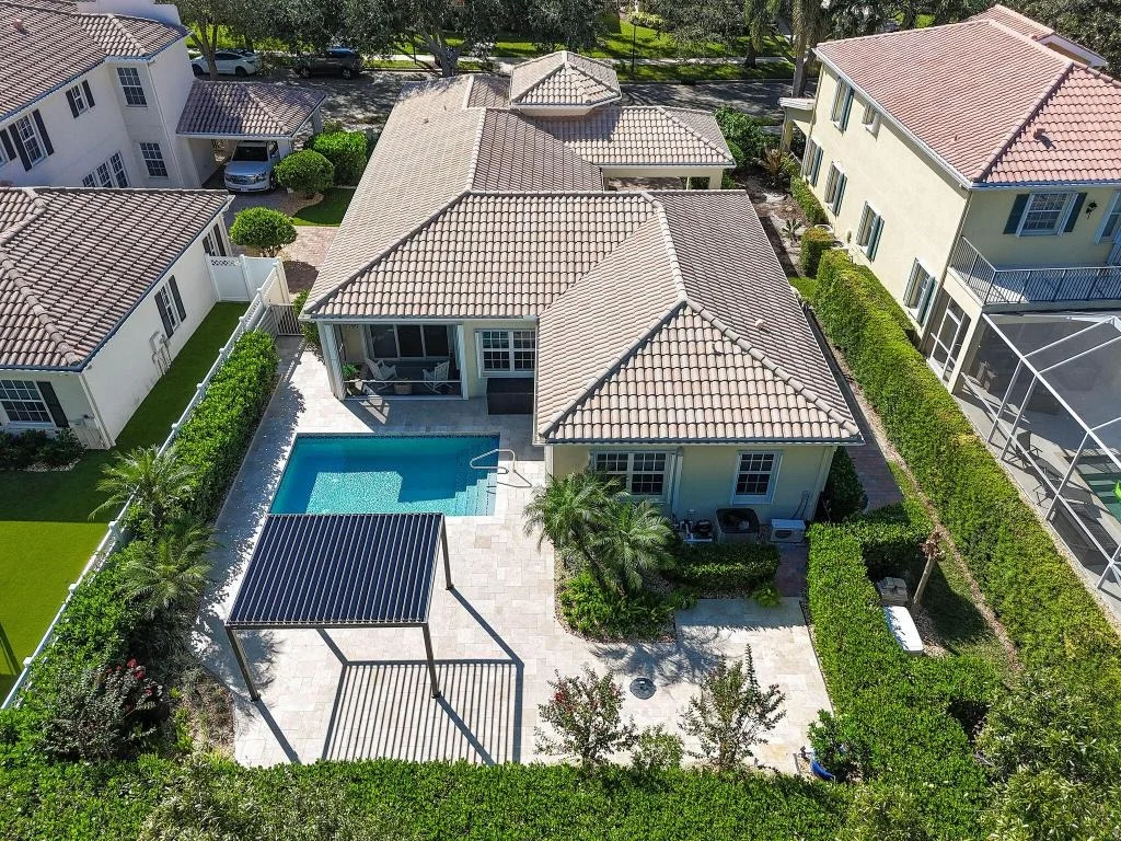 Photo of 4015 Community Drive