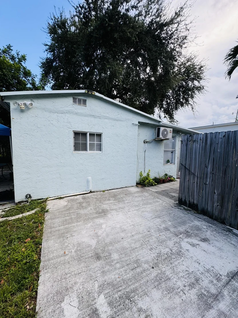 Photo of 1884 Kirk Rd