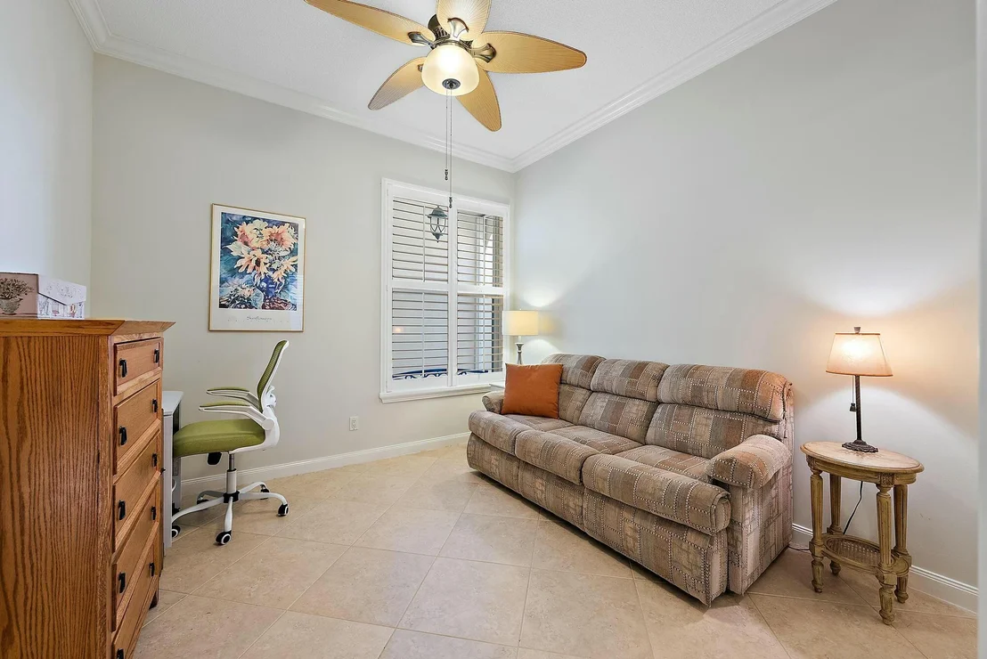 Photo of 128 Hampton Circle