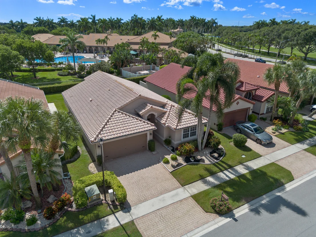 Photo of 6738 Sherbrook Drive