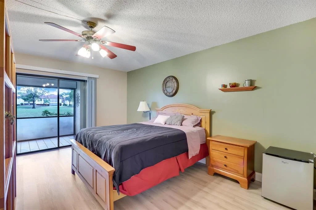 Photo of Unit D at 501 Pinecrest Circle