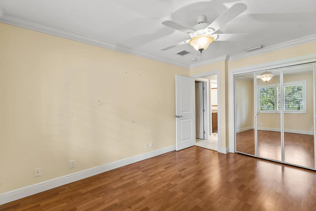 Photo of 3210 Lakeview Drive