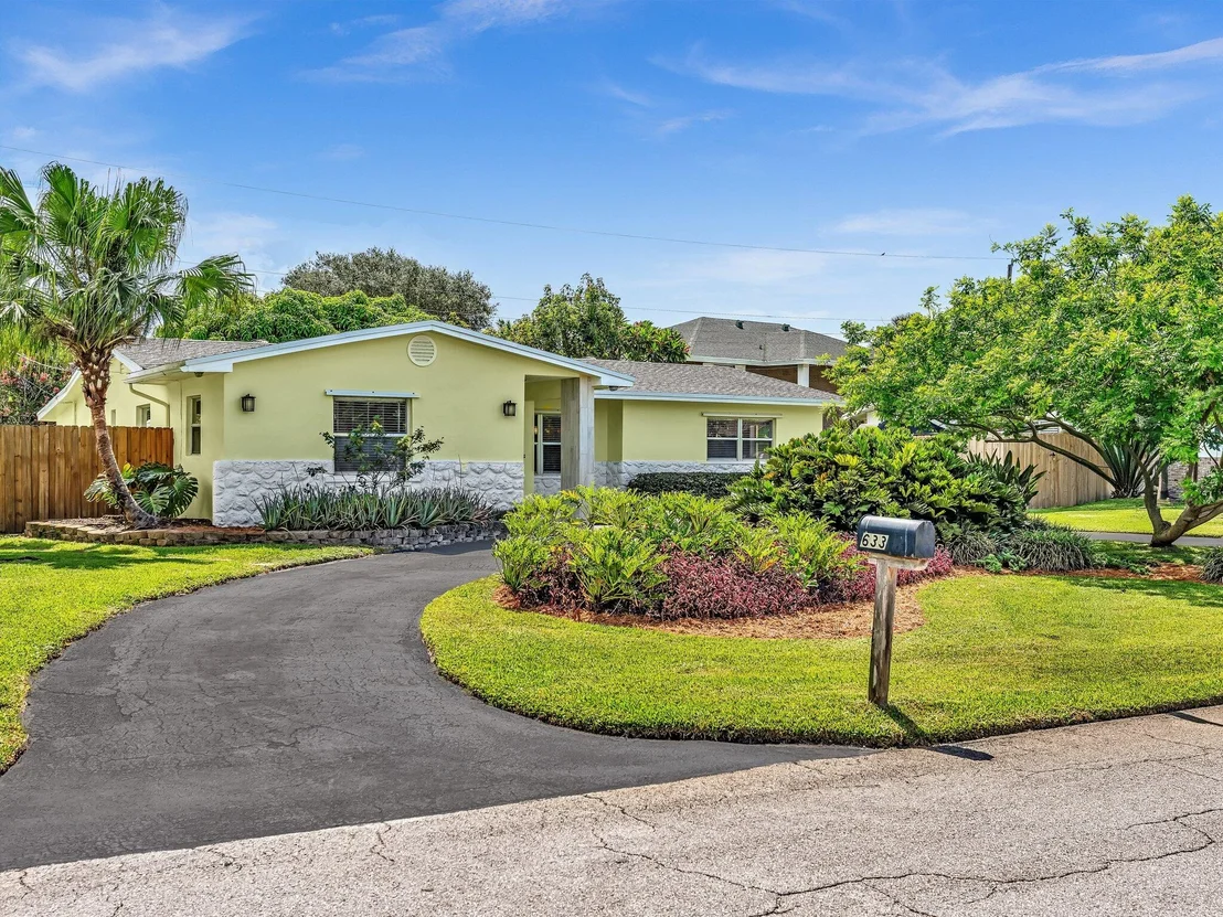 Photo of 633 Heron Drive
