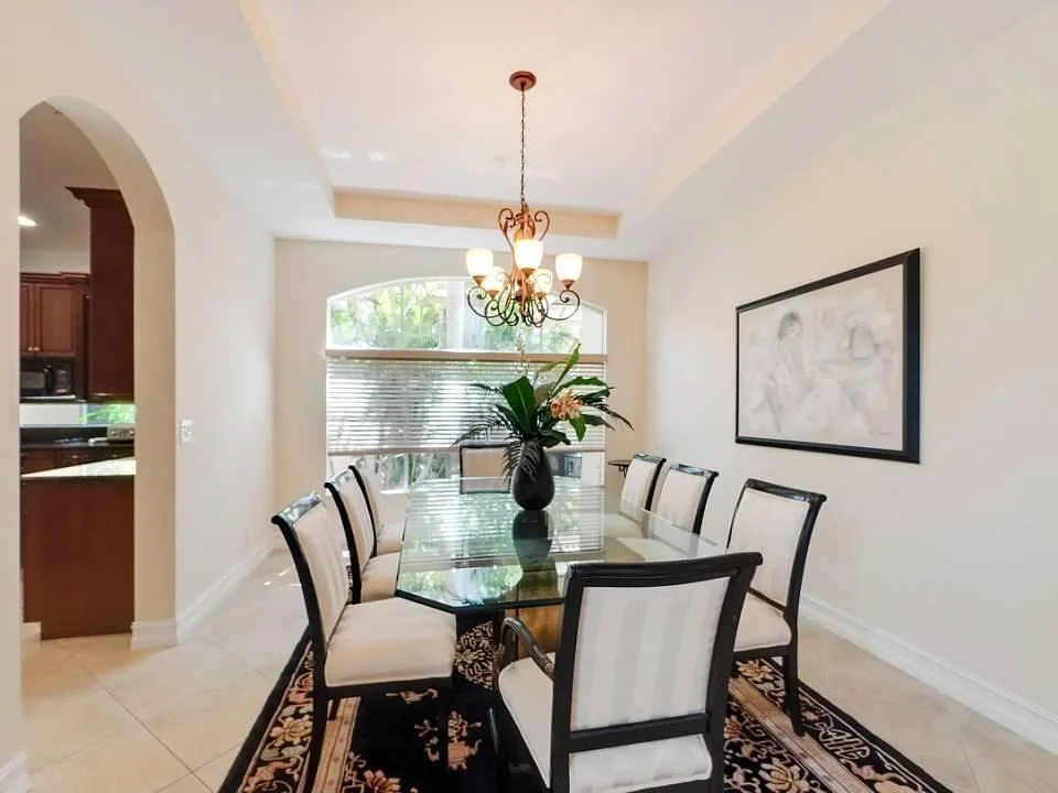 Photo of 652 Edgebrook Lane