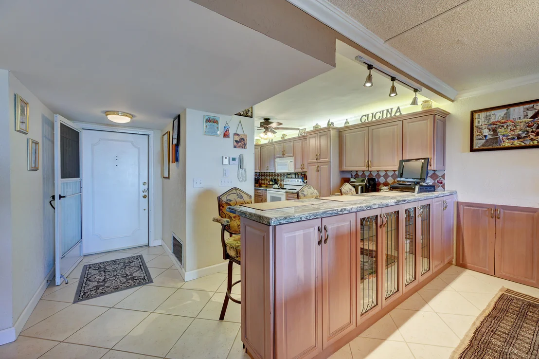 Photo of Unit 708 at 401 Briny Avenue