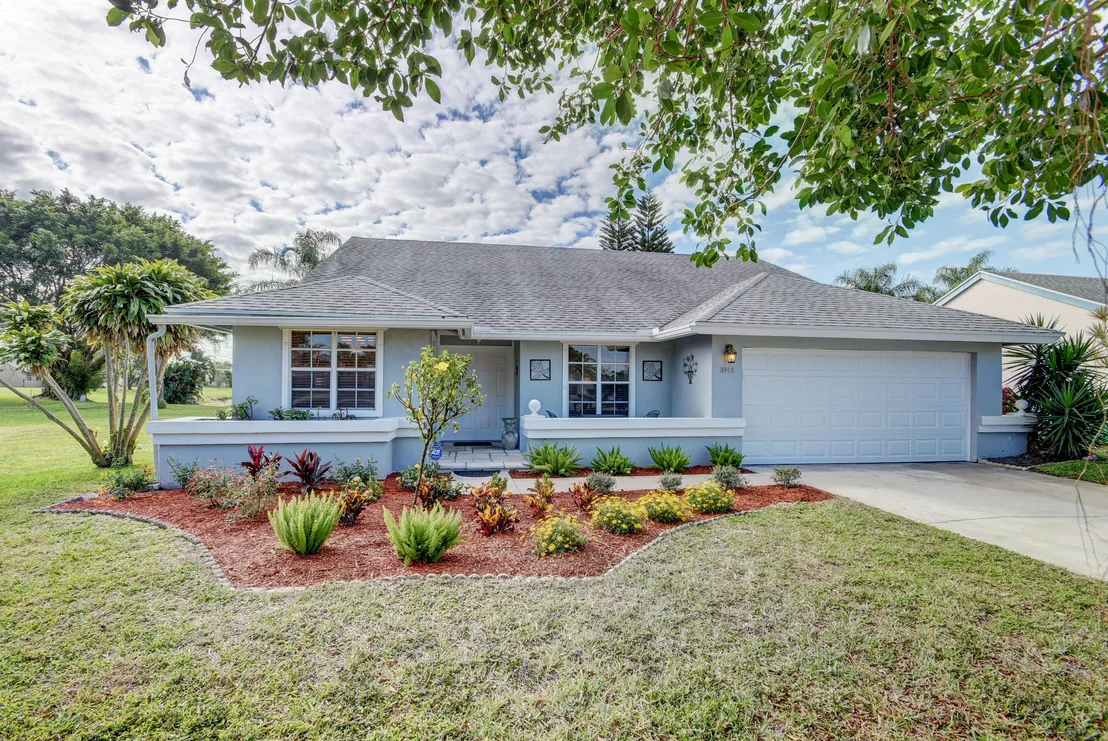 Photo of 1844 Edgewater Drive