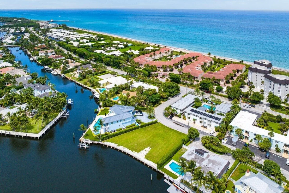 Photo of 51 River Drive