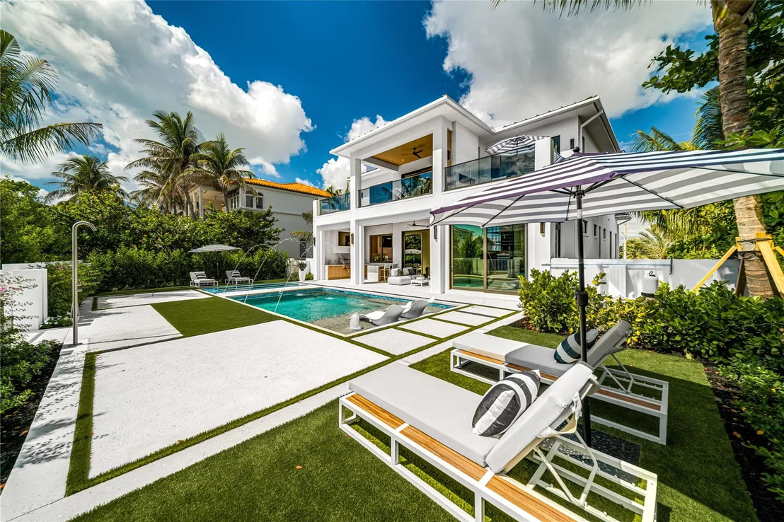 Photo of 6107 N Ocean Boulevard