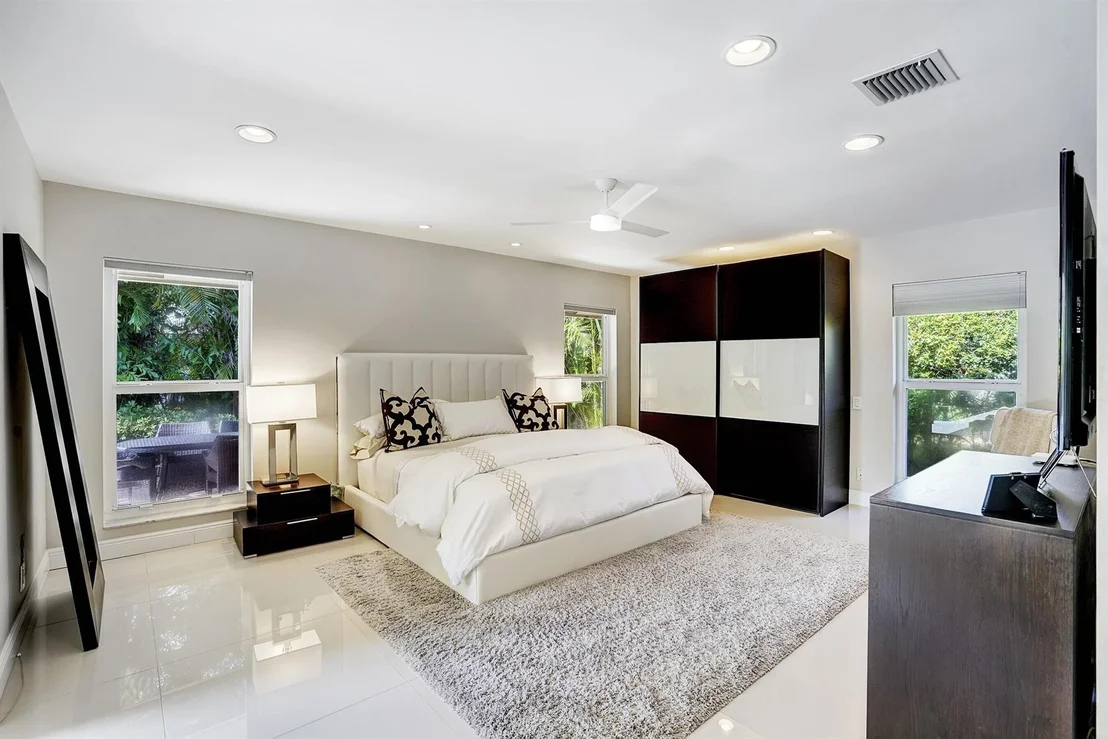 Photo of 3952 Live Oak Boulevard