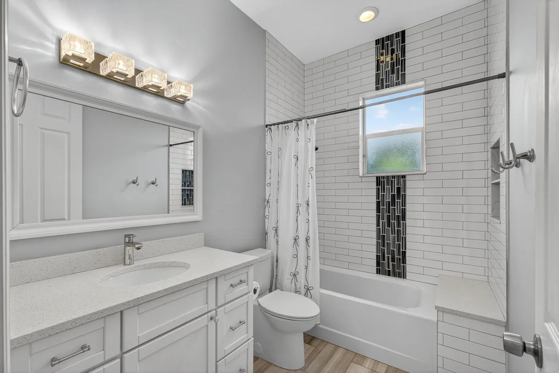 Photo of 111 N River Drive W