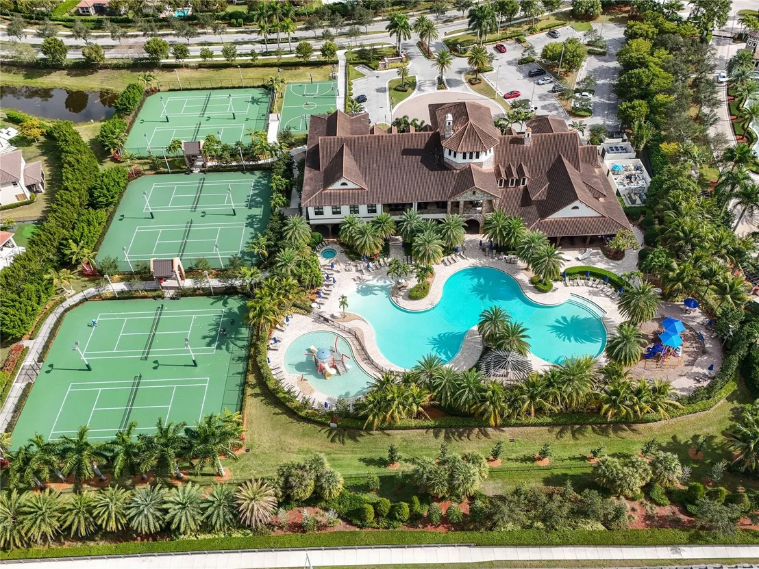 Photo of 8561 Lakeside Drive
