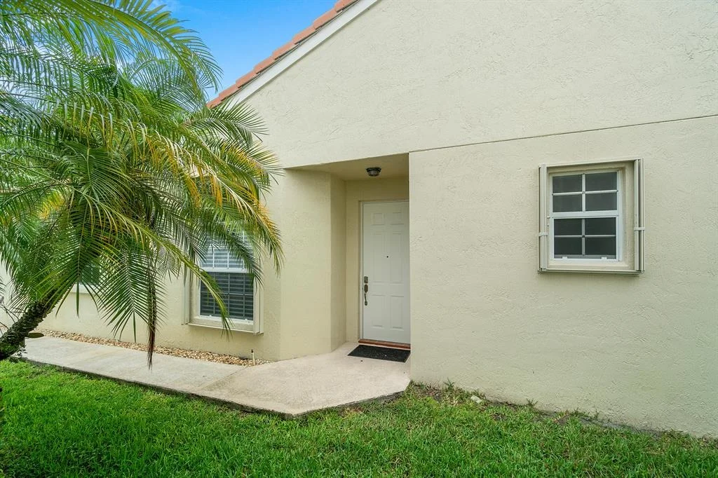 Photo of 15209 Ixora Road