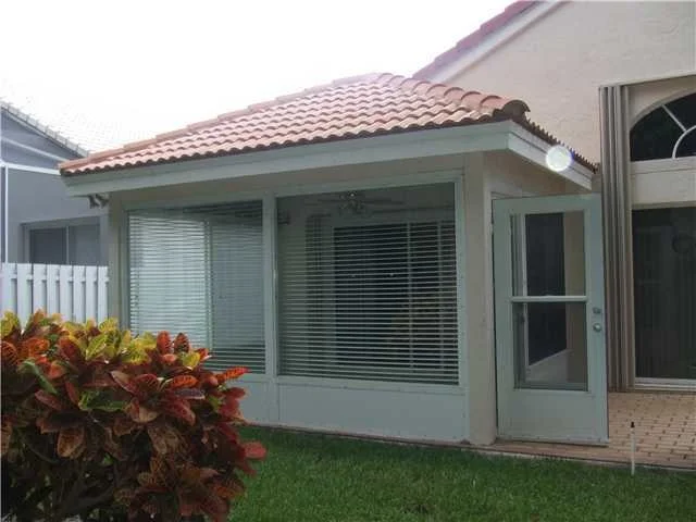 Photo of 7524 Charing Cross Lane