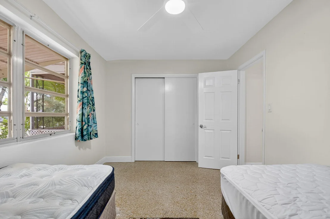 Photo of 702 Sunset Drive