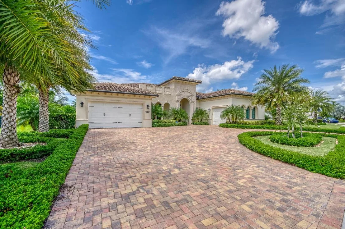 Photo of 8320 SE Pennock Trail