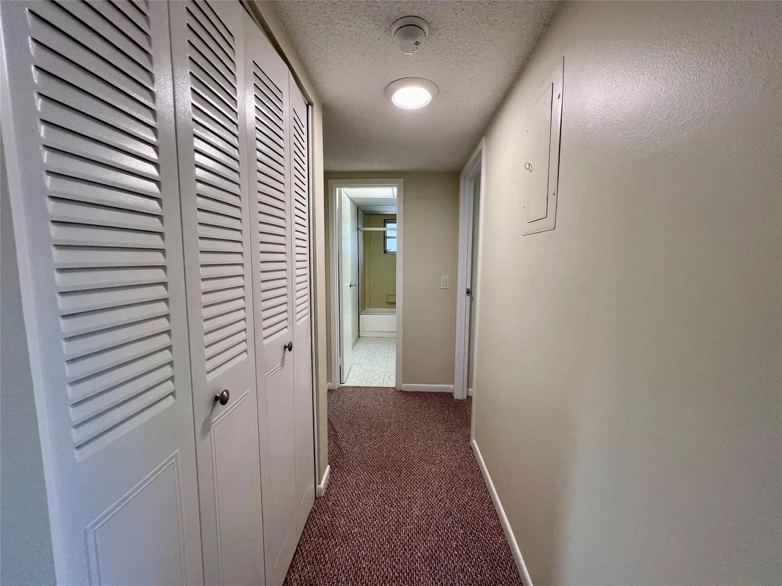 Photo of Unit 2011 at 3000 Riverside Drive
