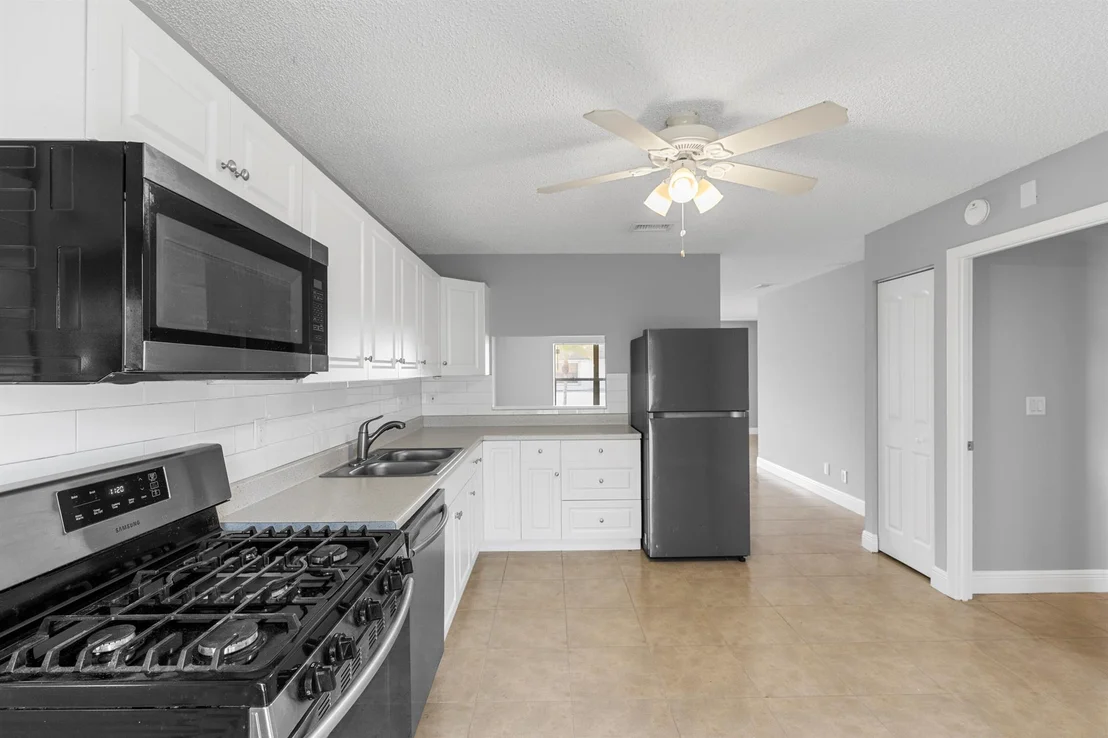 Photo of 5805 Ithaca Circle E