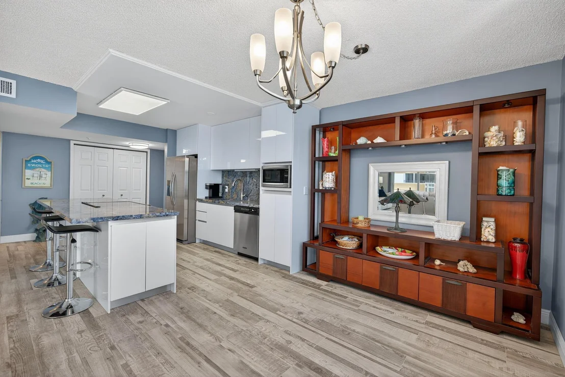 Photo of Unit 607 at 5440 N Ocean Drive
