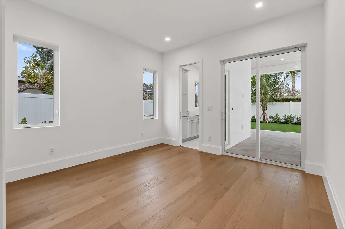 Photo of 192 RIVER Drive