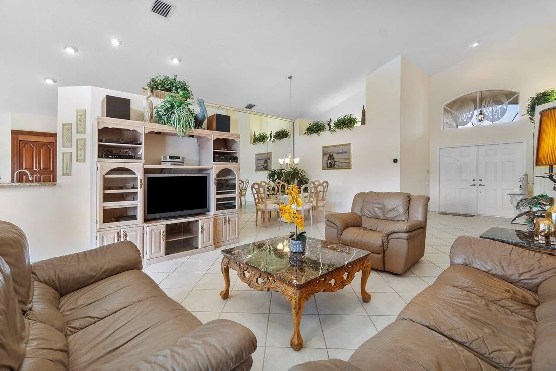 Photo of 7337 Falls Road W